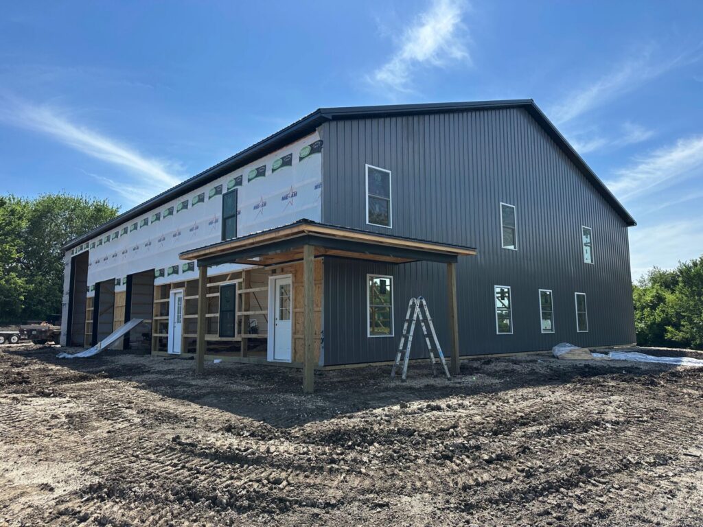 post frame building contractors in Leavenworth County
